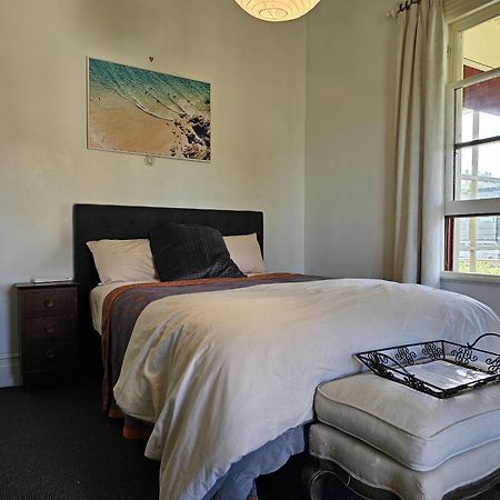 Brony'S Beachfront-Short And Long Term Stays Porirua Esterno foto