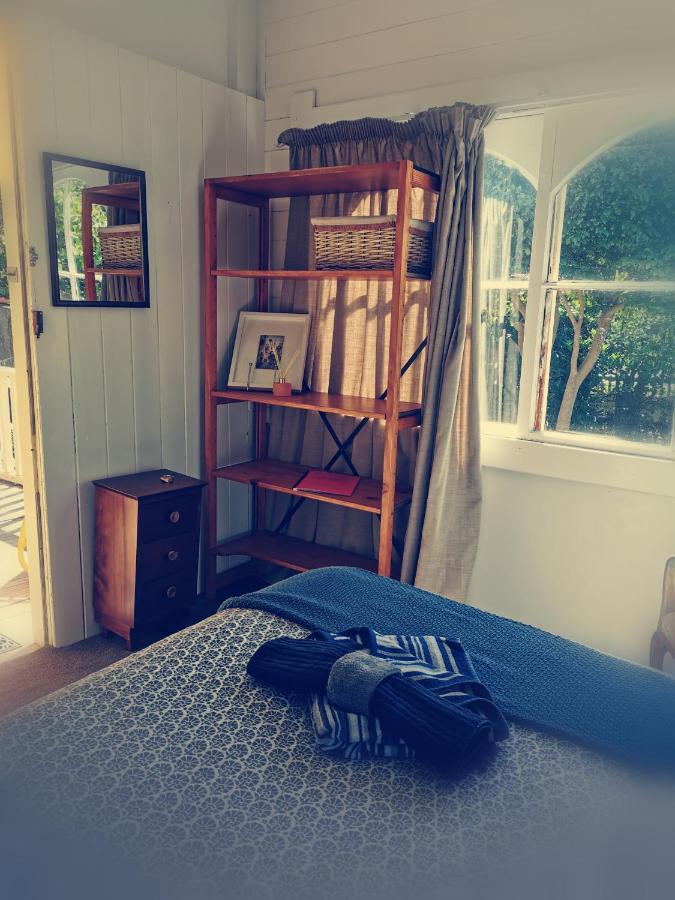 Brony'S Beachfront-Short And Long Term Stays Porirua Esterno foto