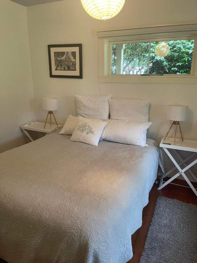 Brony'S Beachfront-Short And Long Term Stays Porirua Esterno foto