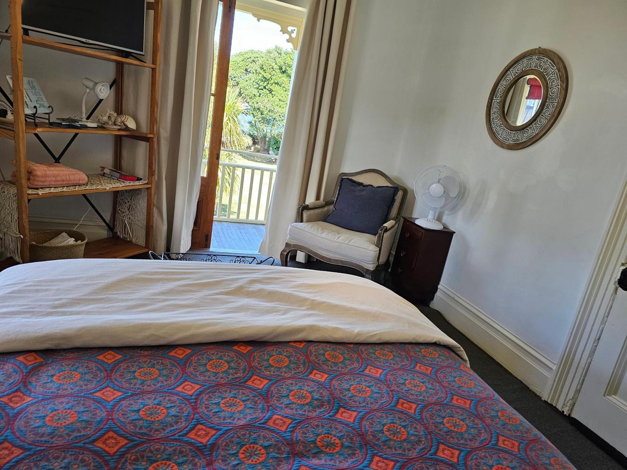 Brony'S Beachfront-Short And Long Term Stays Porirua Esterno foto