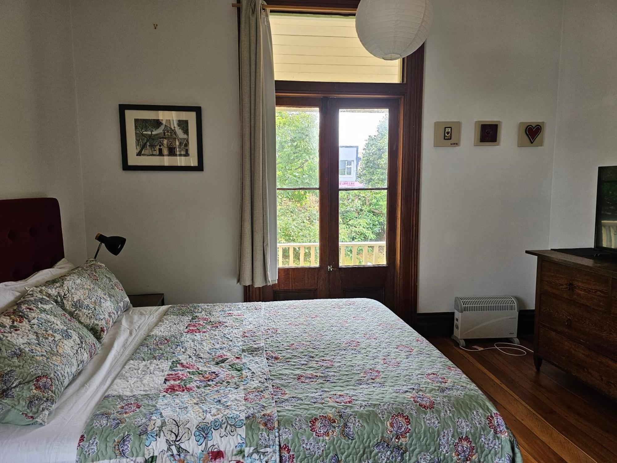 Brony'S Beachfront-Short And Long Term Stays Porirua Esterno foto