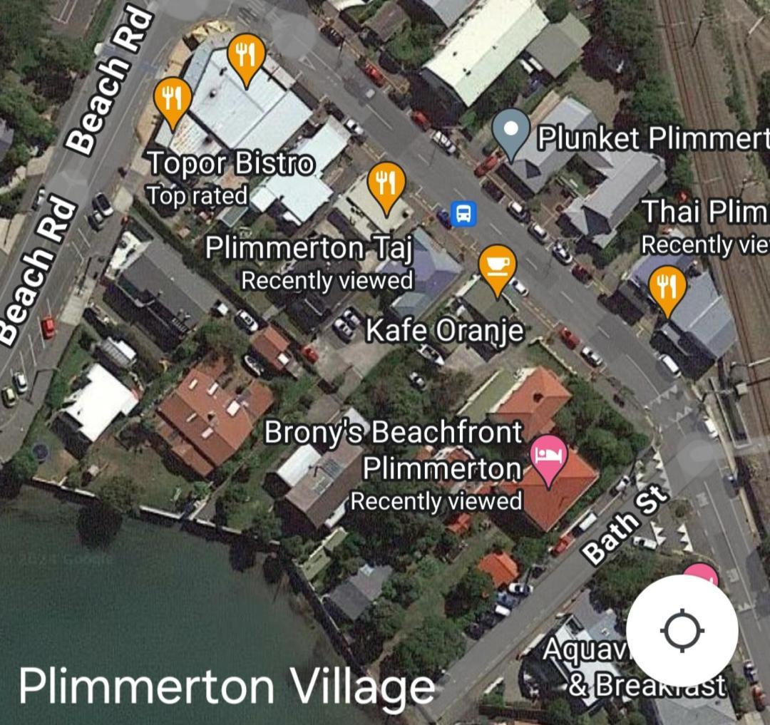 Brony'S Beachfront-Short And Long Term Stays Porirua Esterno foto