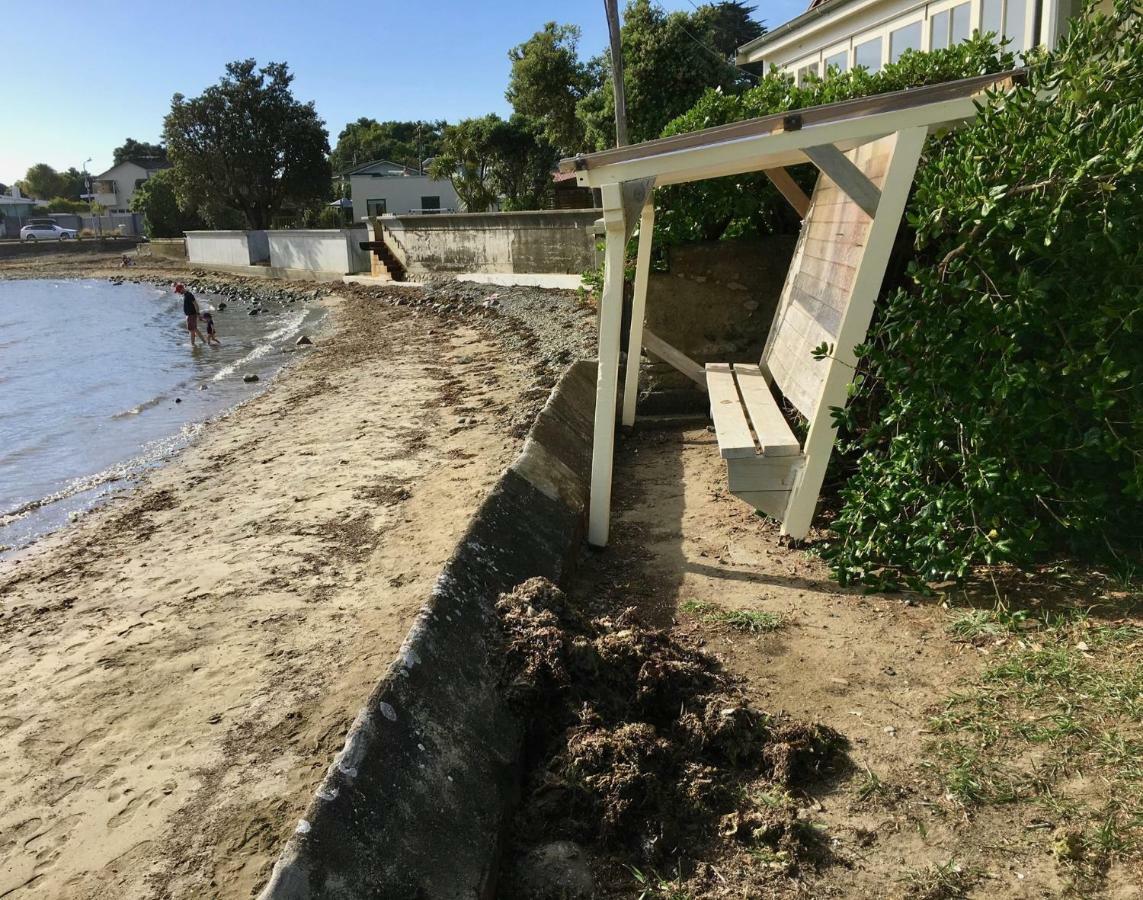 Brony'S Beachfront-Short And Long Term Stays Porirua Esterno foto