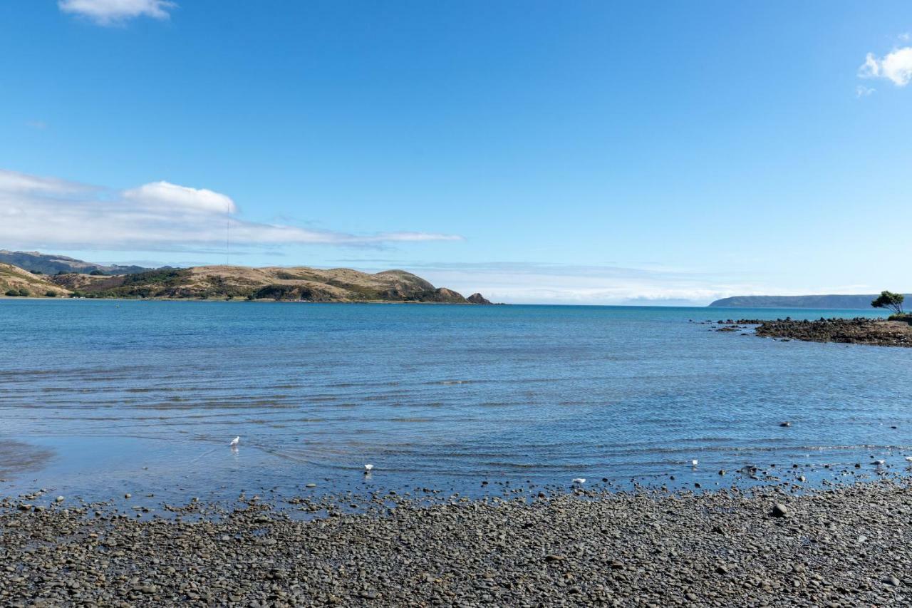 Brony'S Beachfront-Short And Long Term Stays Porirua Esterno foto