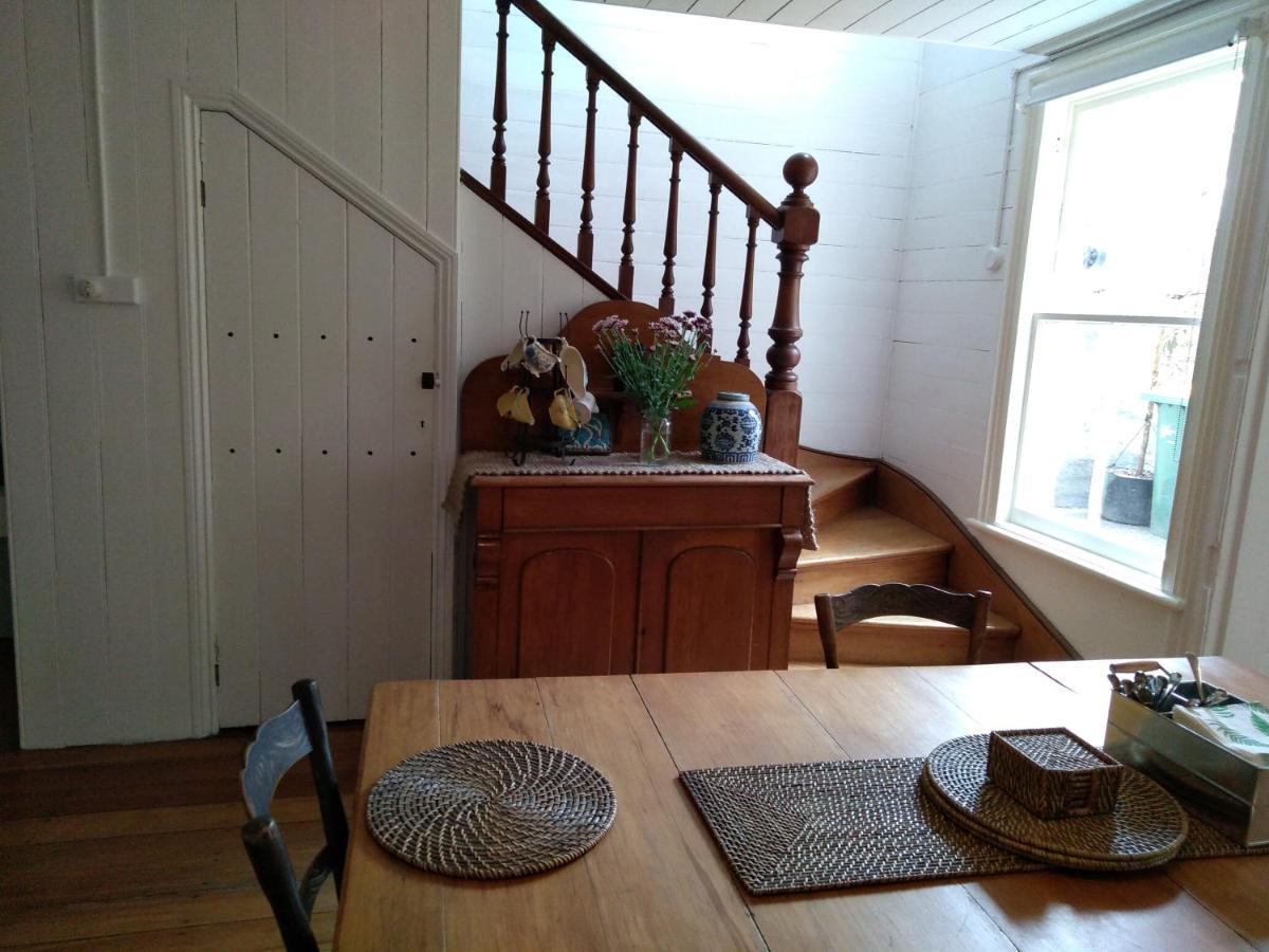Brony'S Beachfront-Short And Long Term Stays Porirua Esterno foto