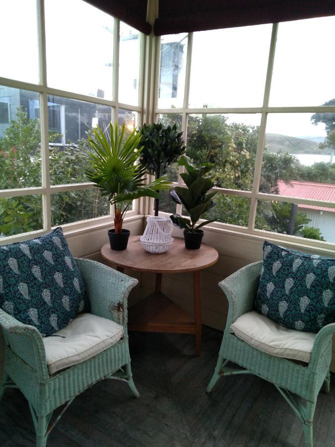 Brony'S Beachfront-Short And Long Term Stays Porirua Esterno foto